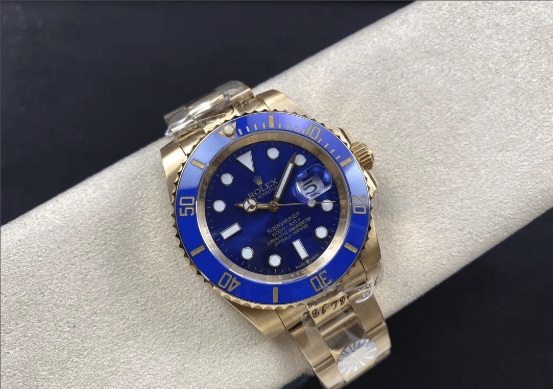 podróbka rolex submariner złoty z niebieską tarczą