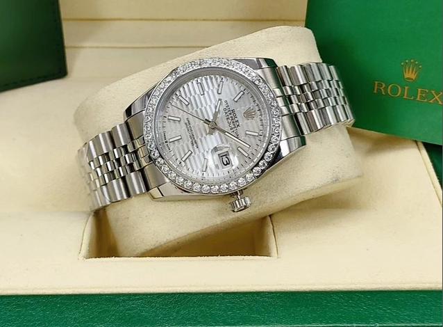 podróbka rolex datejust stalowy z diamentami